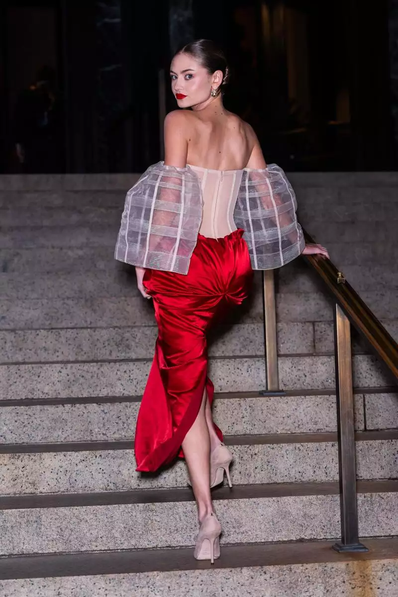 Heidi Klum's Daughter Leni Shows Off Her Model Figure at CFDA Awards ...